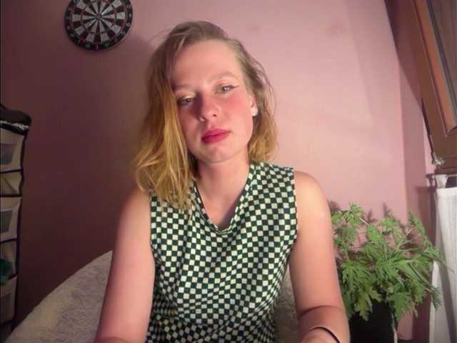 BettyLovely live cam on BongaCams
