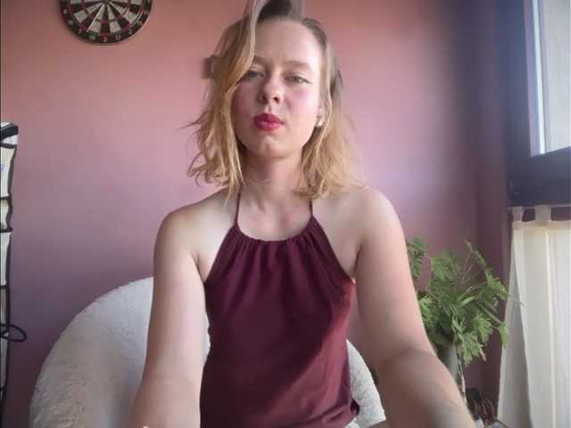 BettyLovely live cam on BongaCams