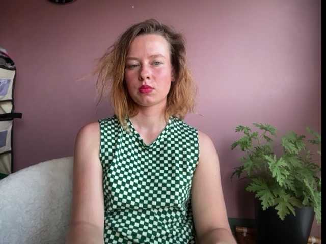 BettyLovely live cam on BongaCams