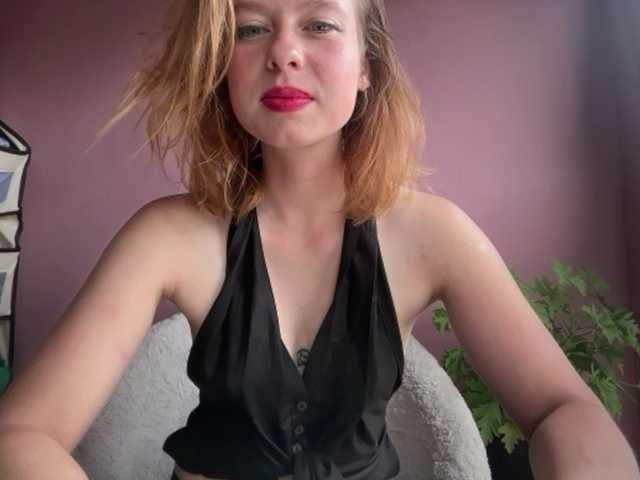 BettyLovely live cam on BongaCams