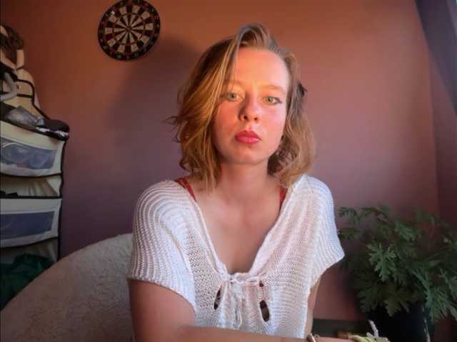 BettyLovely live cam on BongaCams