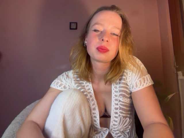 BettyLovely live cam on BongaCams