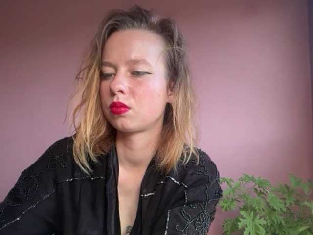 BettyLovely live cam on BongaCams