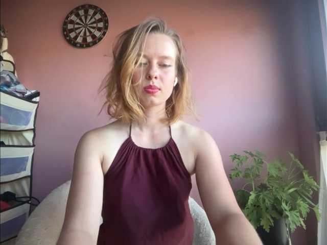 BettyLovely live cam on BongaCams