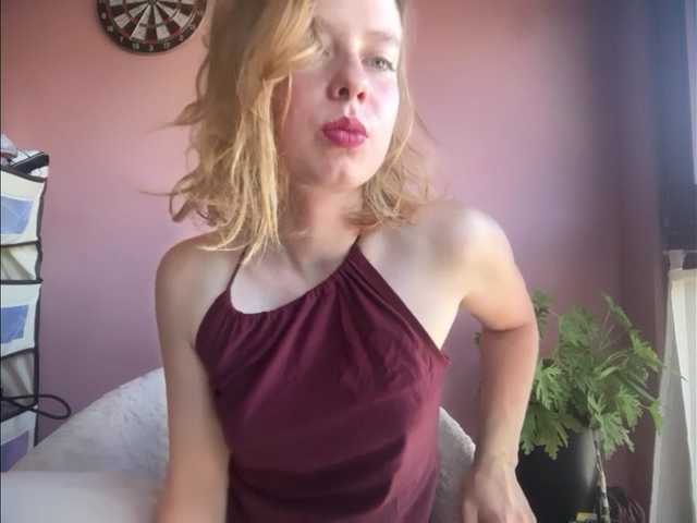 BettyLovely live cam on BongaCams