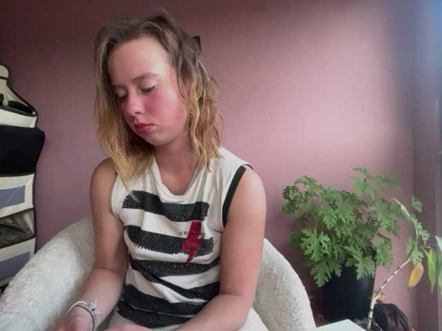 BettyLovely live cam on BongaCams