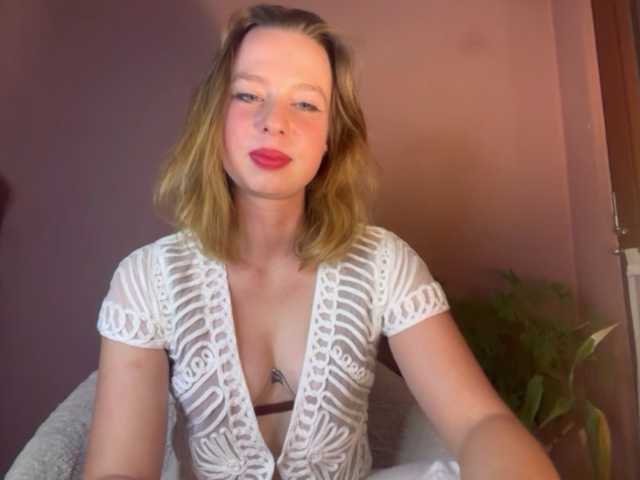 BettyLovely live cam on BongaCams