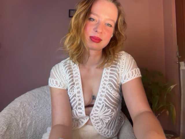 BettyLovely live cam on BongaCams