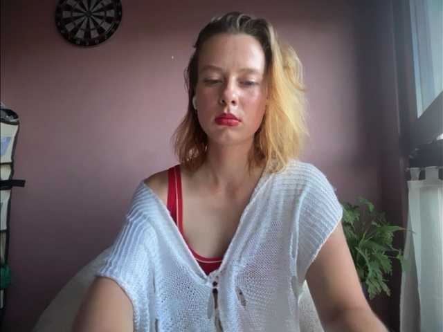 BettyLovely live cam on BongaCams