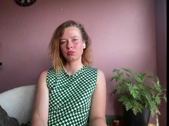 BettyLovely live cam on BongaCams