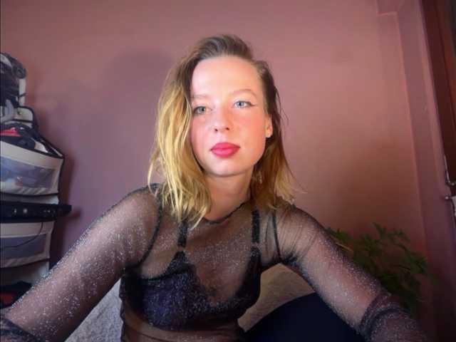 BettyLovely live cam on BongaCams