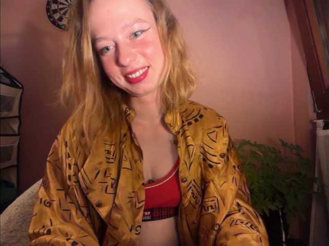 BettyLovely live cam on BongaCams