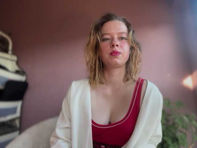 BettyLovely live cam on BongaCams