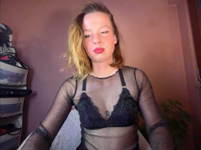 BettyLovely live cam on BongaCams