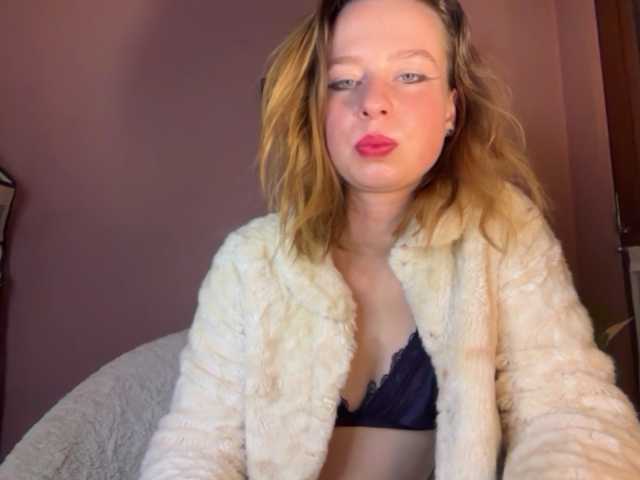 BettyLovely live cam on BongaCams