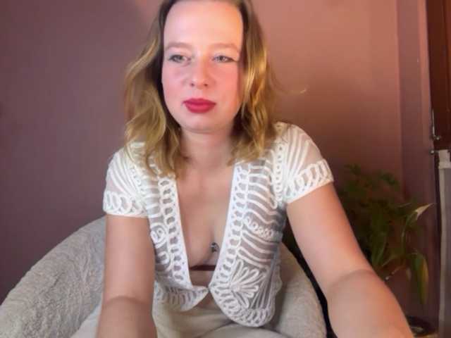 BettyLovely live cam on BongaCams