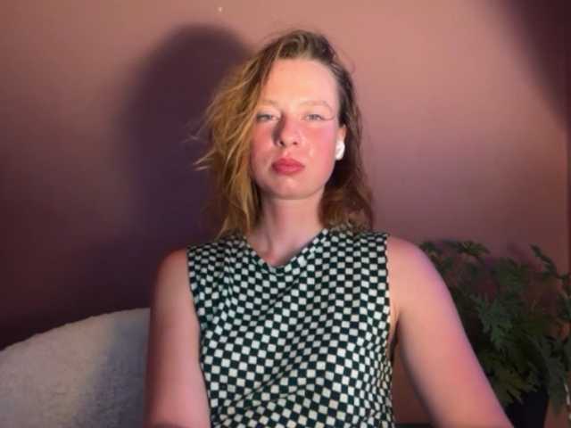 BettyLovely live cam on BongaCams
