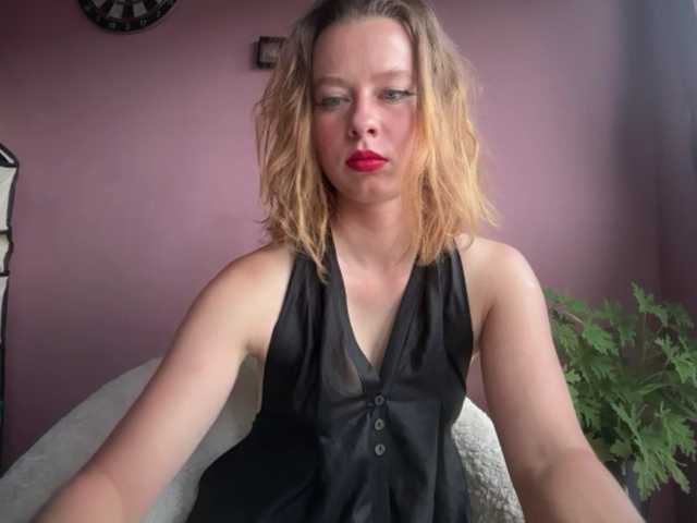 BettyLovely live cam on BongaCams