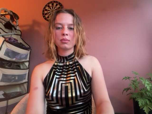 BettyLovely live cam on BongaCams