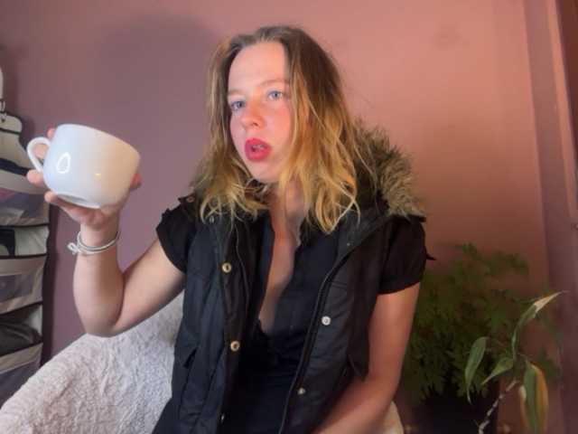 BettyLovely live cam on BongaCams