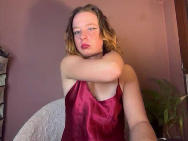 BettyLovely live cam on BongaCams