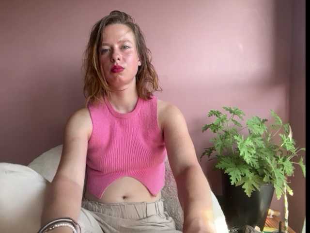 BettyLovely live cam on BongaCams