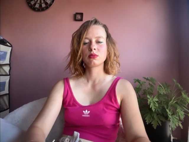 BettyLovely live cam on BongaCams