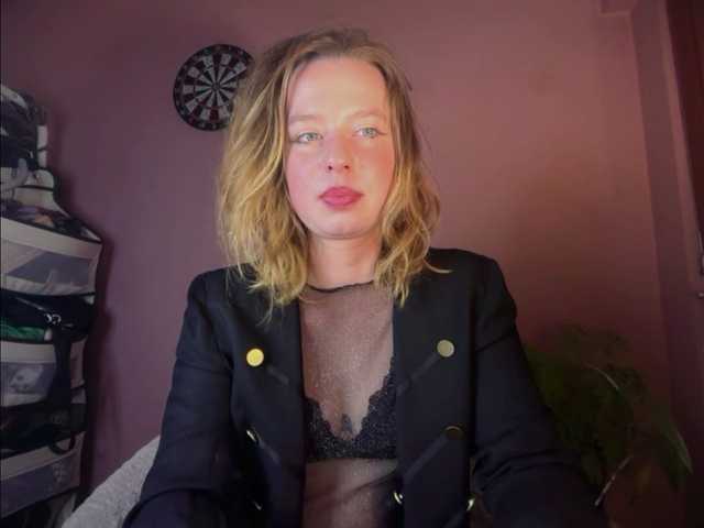 BettyLovely live cam on BongaCams