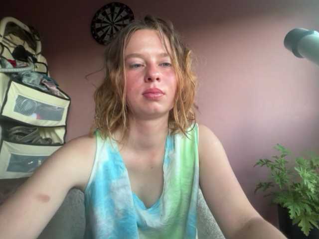 BettyLovely live cam on BongaCams