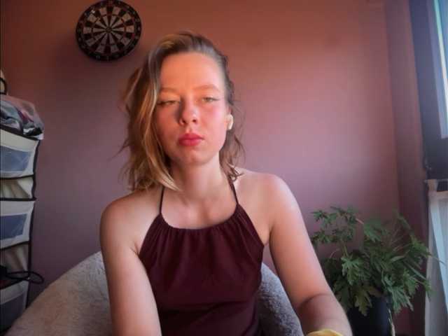 BettyLovely live cam on BongaCams