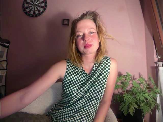 BettyLovely live cam on BongaCams