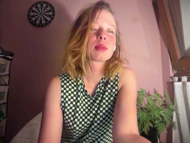 BettyLovely live cam on BongaCams
