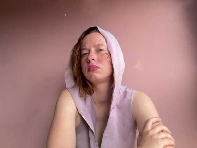 BettyLovely live cam on BongaCams