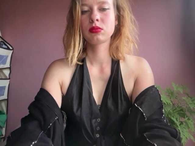 BettyLovely live cam on BongaCams