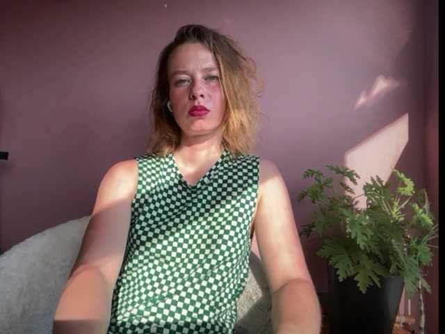 BettyLovely live cam on BongaCams