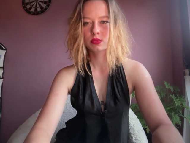 BettyLovely live cam on BongaCams