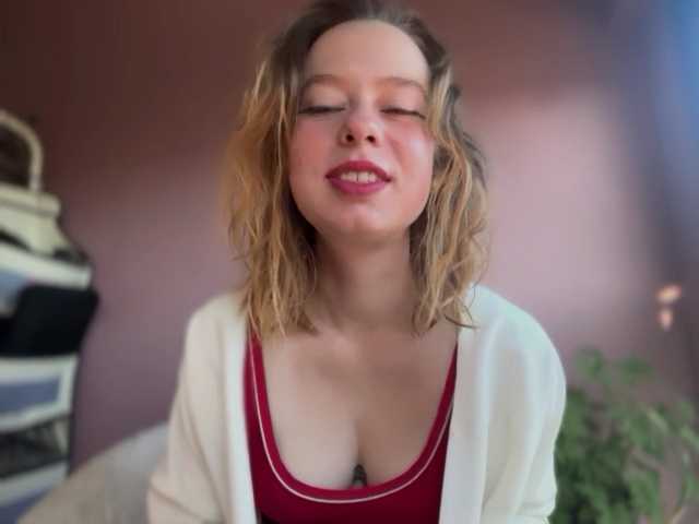 BettyLovely live cam on BongaCams