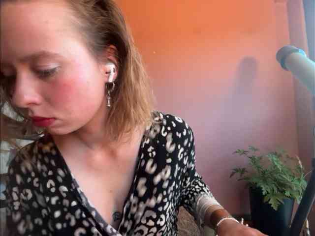 BettyLovely webcam