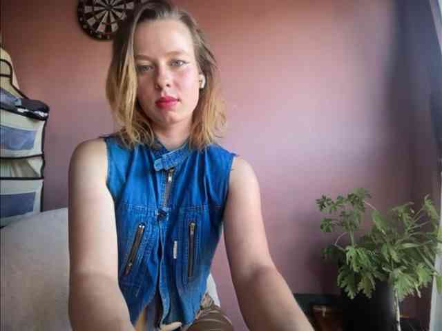 BettyLovely webcam