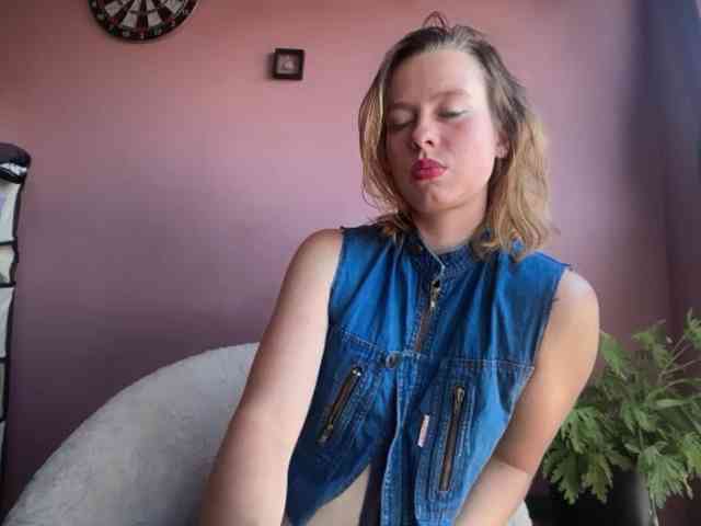 BettyLovely webcam