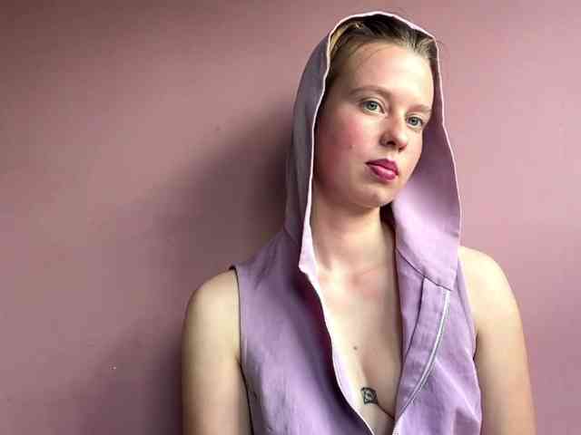 Model: BettyLovely