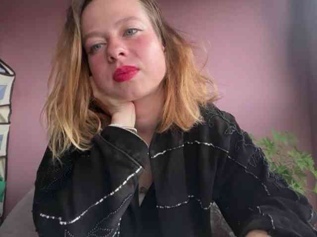 BettyLovely webcam