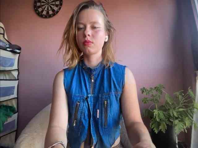 BettyLovely webcam