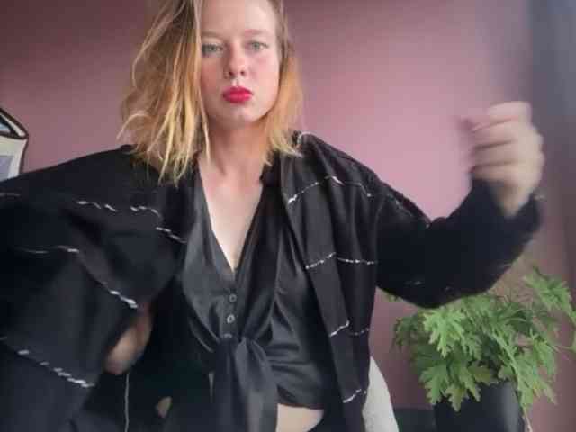 BettyLovely webcam