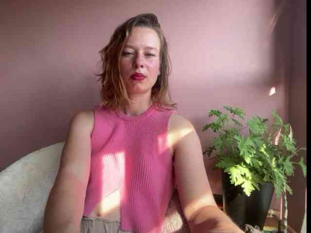 BettyLovely Live Webcam on BongaCams