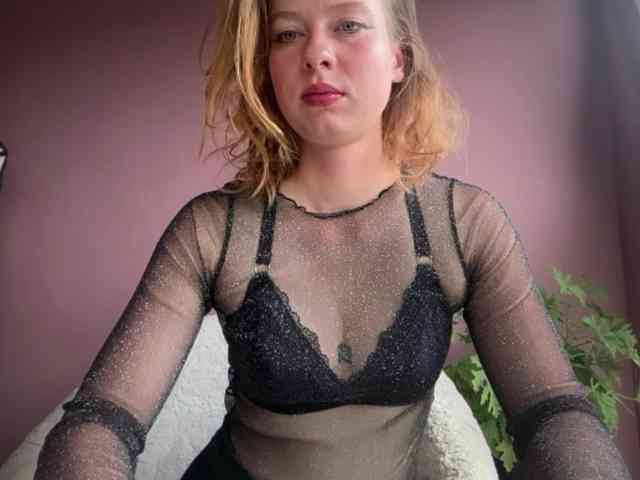 BettyLovely webcam