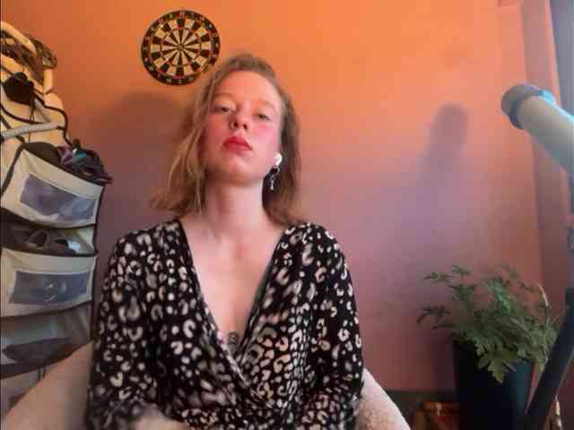 BettyLovely webcam