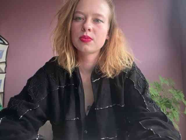 BettyLovely webcam