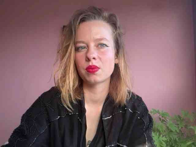 BettyLovely webcam