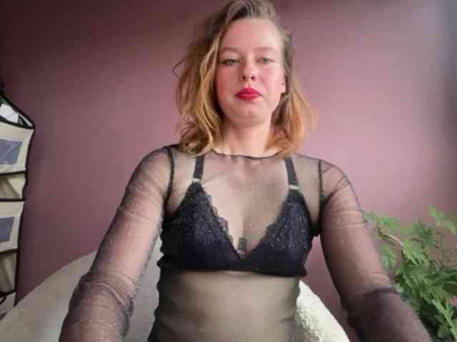 BettyLovely webcam